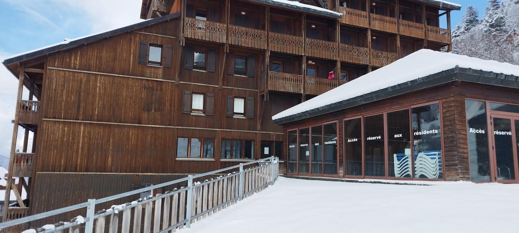Pleine Nature Pied Pistes Piscine Chauffee *